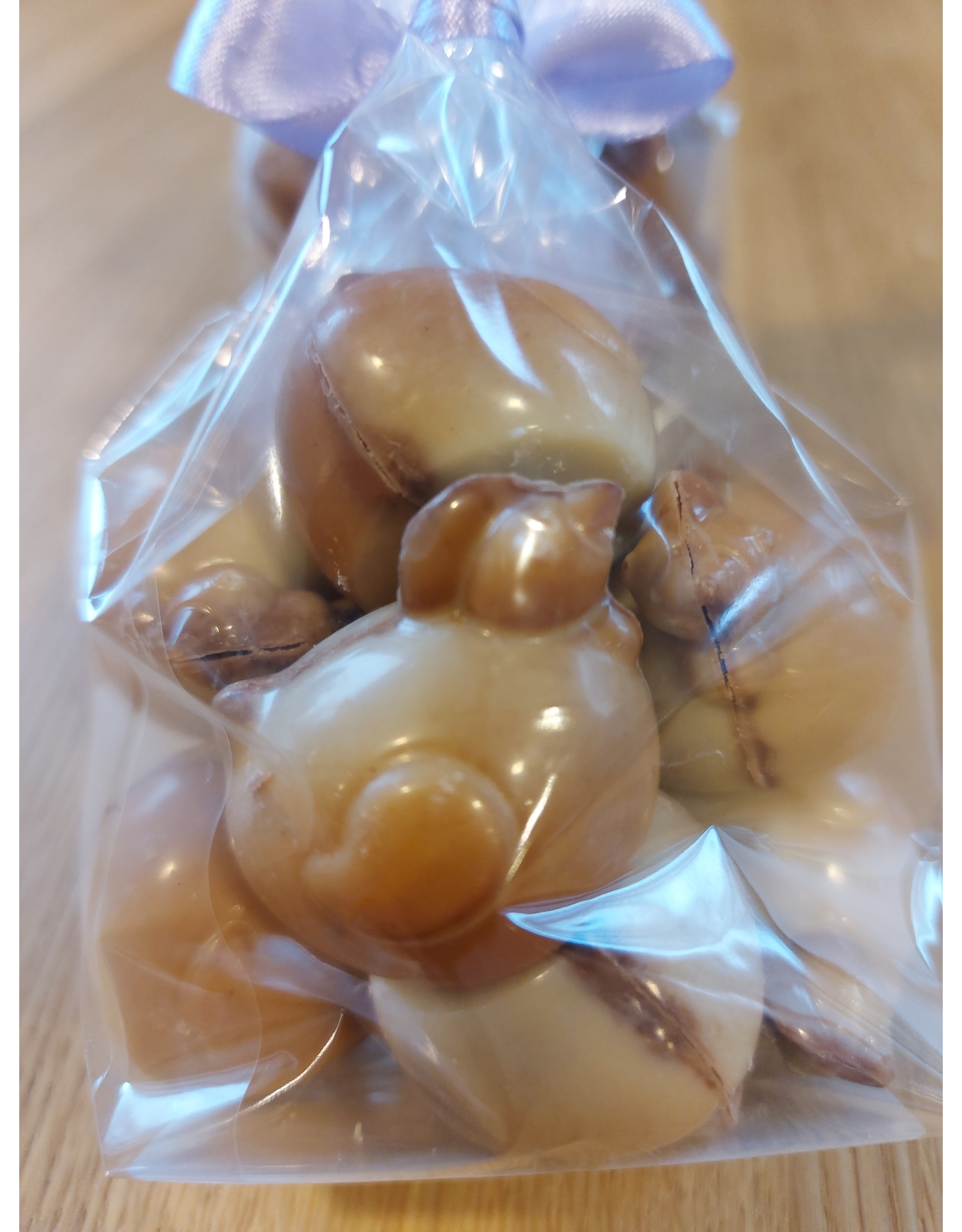 Paaspraline - moeder kip 8 stuks