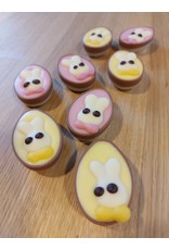 Paaspraline - plat ei met haasje - praliné  - 7 stuks