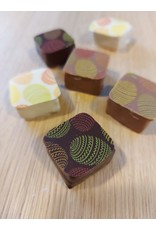 paaspraline -vierkantige pralines praliné  - 10 stuks