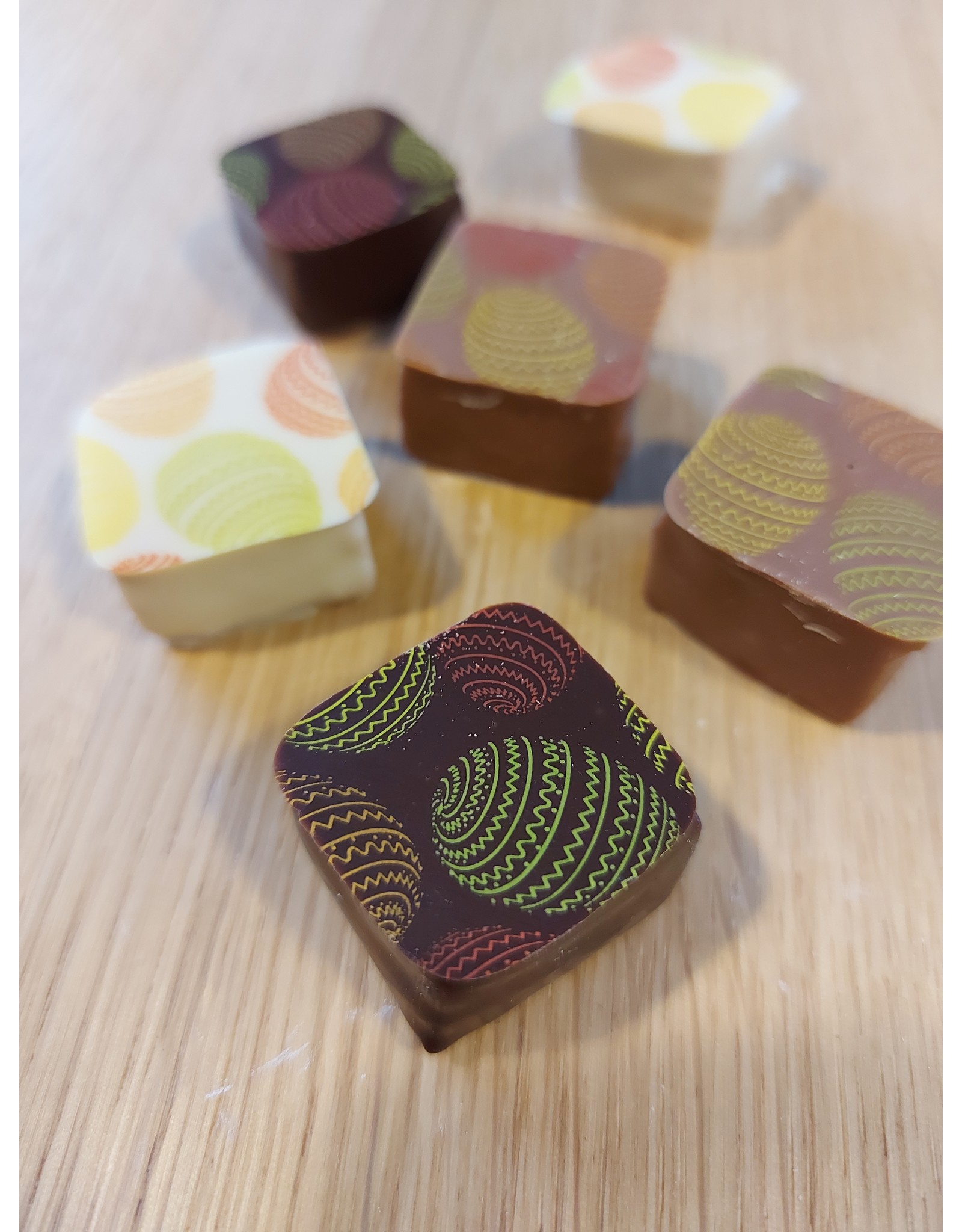 paaspraline -vierkantige pralines praliné  - 10 stuks