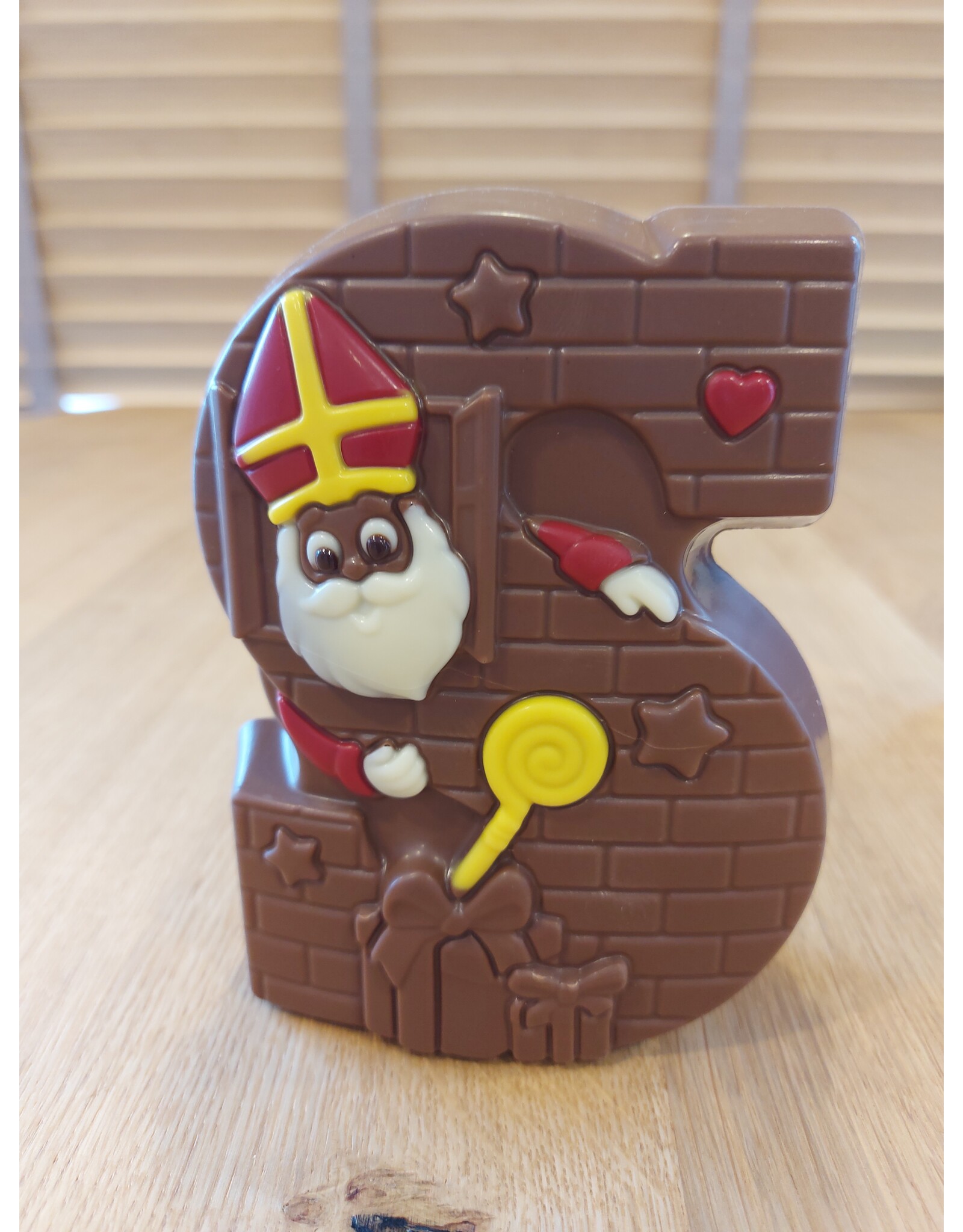 Sint  "S" of Piet "P" letter melk deco