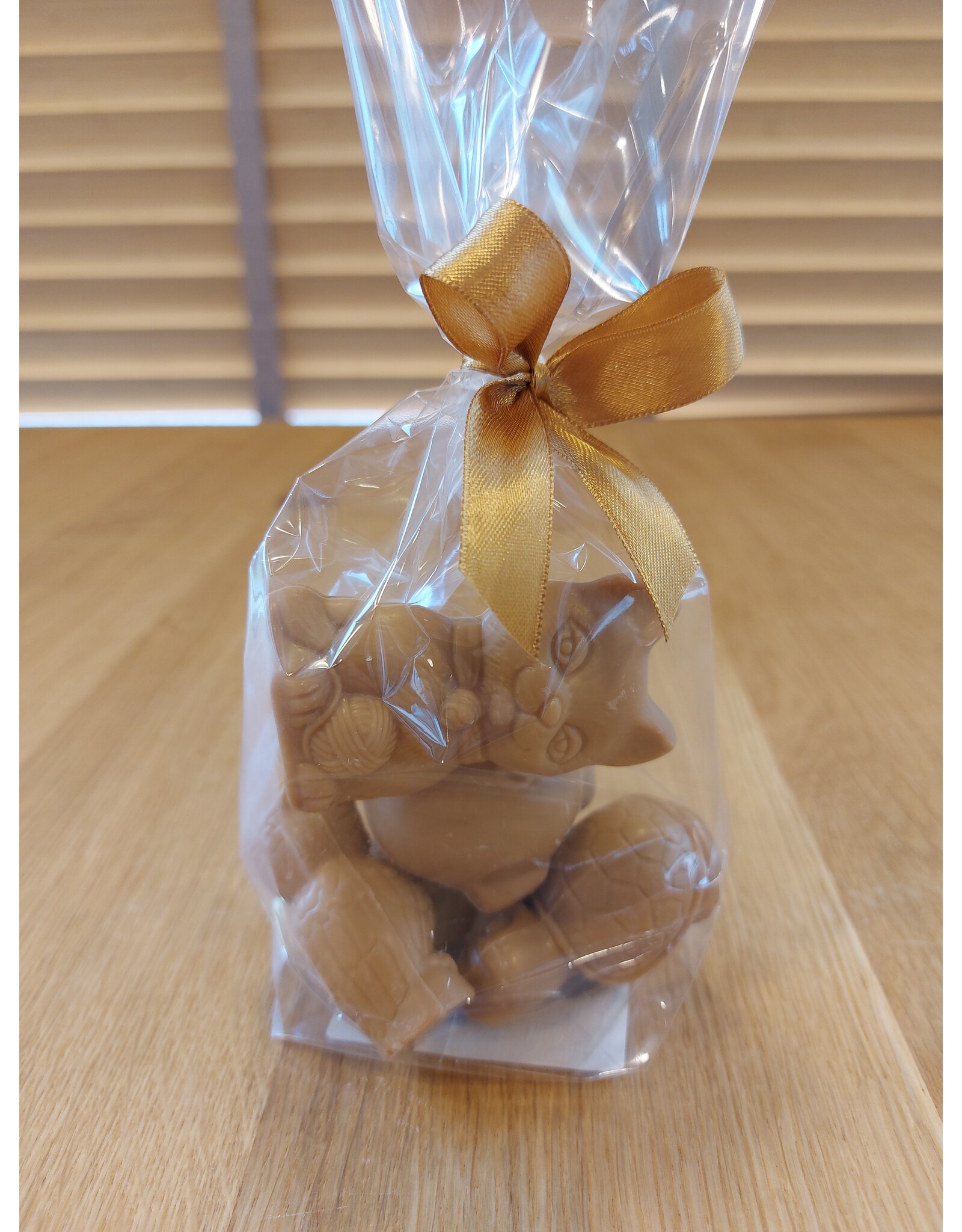 Caramel chocolade - kleine holle figuurtjes  120 gr