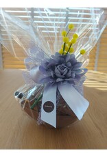 SUIKERVRIJE paasschelp met pralines en eitjes en caraque ... 450 gr