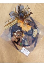 MILA Chocolade cup met klassieke pralines & zomerpralines - 450 gr MILA Chocolade cup met klassieke pralines & zomerpralines - 450 gr