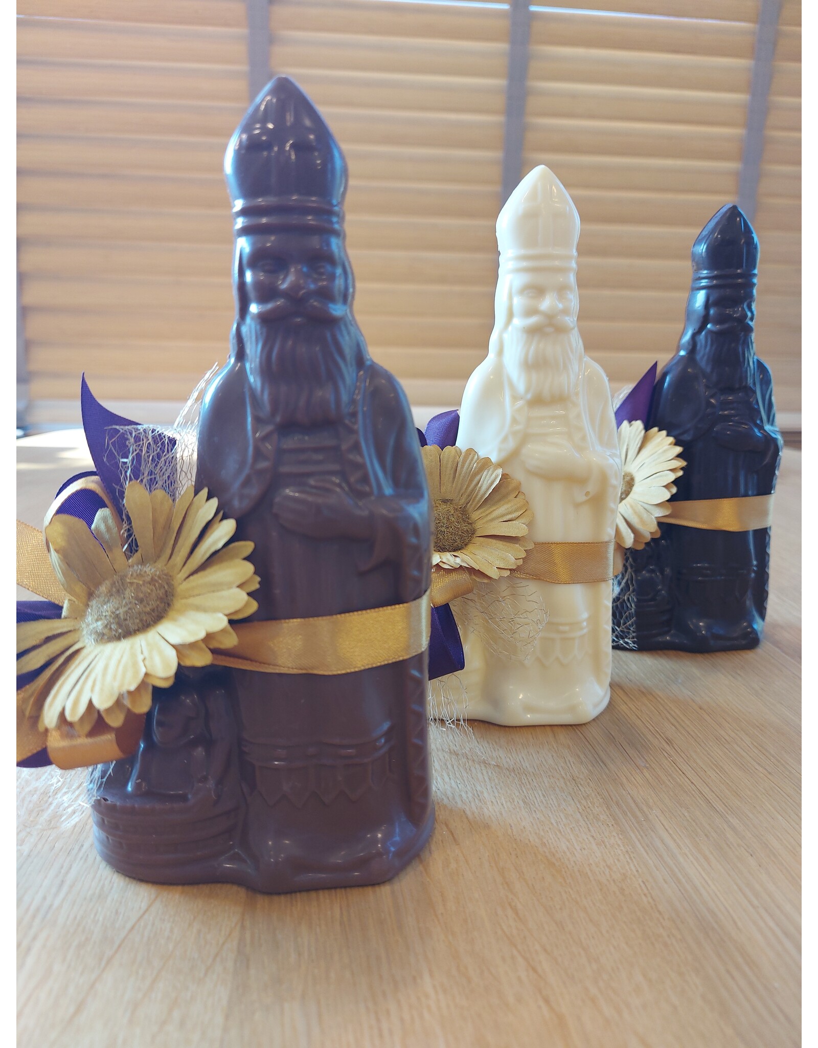 Sint - 125 gr - 20 cm - melk-, witte en fondant chocolade - luxe versiering