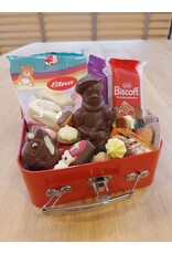 Valiesje van de sint met chocolade, nic nac, marsepein, ...