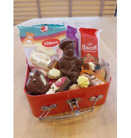 Valiesje van de sint met chocolade, nic nac, marsepein, ...