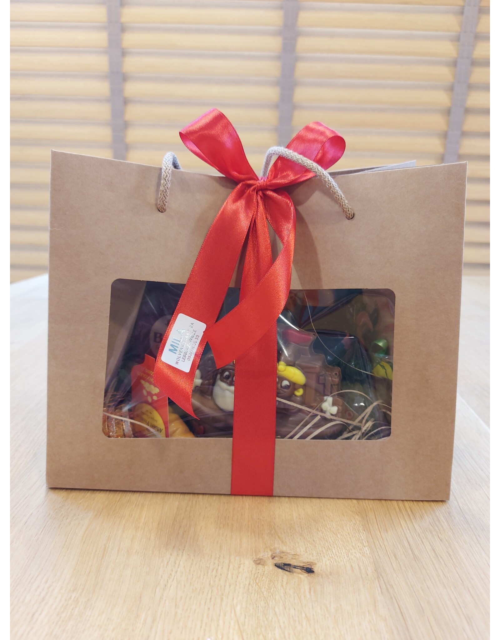 Draagtas van de sint , chocolade, marsepein,..