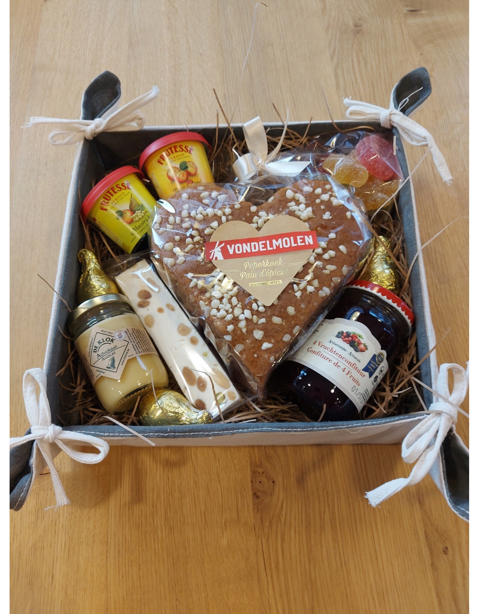 Hartelijke,  lekkere,  stoffen pistoletmand