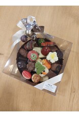 MILA Chocolade cup met  pralines volgens het seizoen - 640 gr