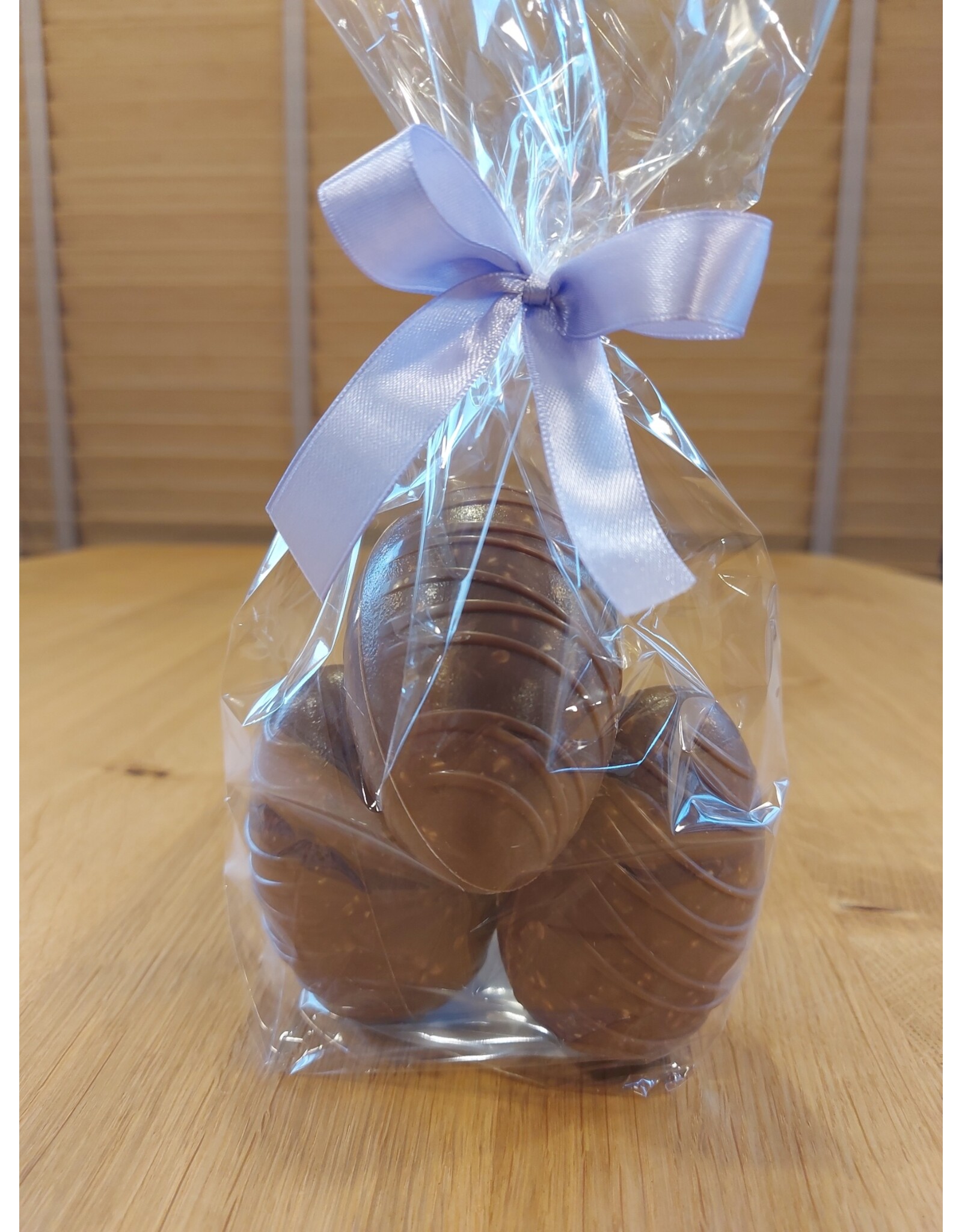 Eieren met stukjes hazelnoot of gezouten caramel- 3 stuks