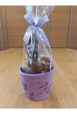 Paasgeschenk - lachhaasje met eitjes en ... in  lila bloempotje