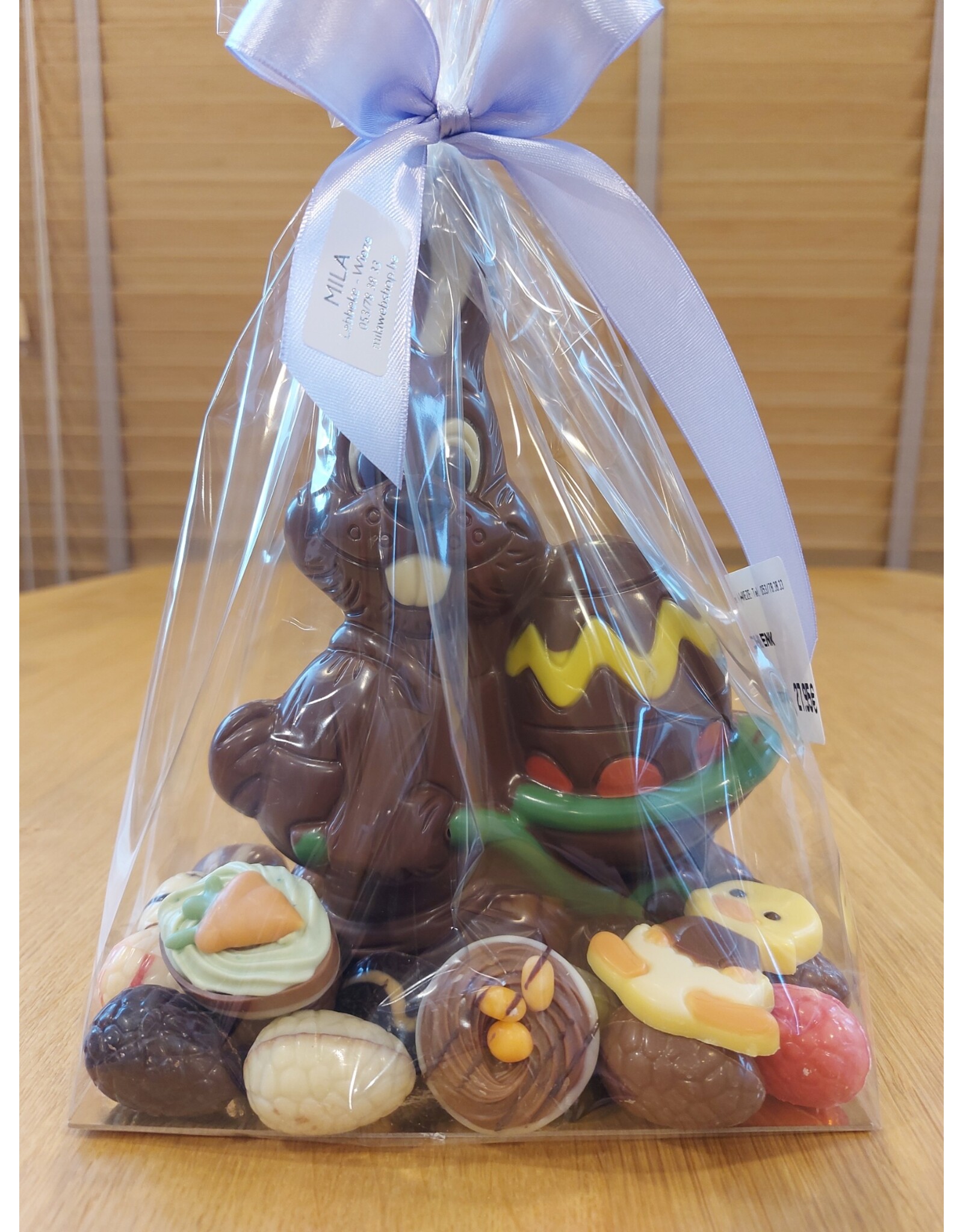 Paasgeschenk - Haas met kruiwagen Melk deco chcolade met eitjes en pralines