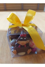 paasgeschenk - assortiment van eitjes en caraque in een kubus