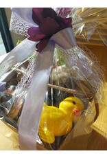 paasgeschenk - Grote craft mand met meer dan 1200 gr lekkers van de paashaas