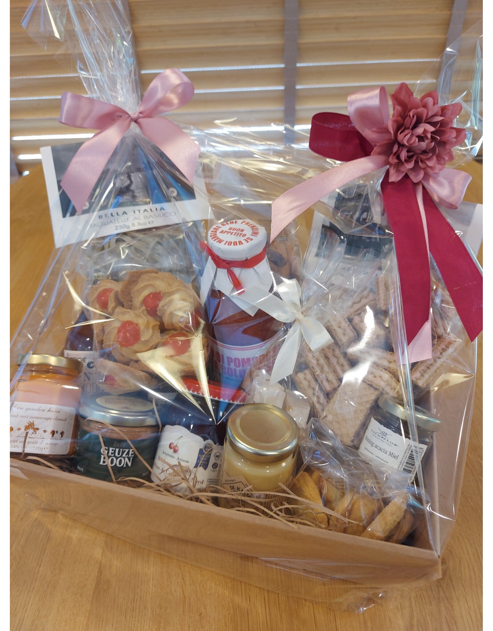 Grote geschenkenmand - hartig en zoet !