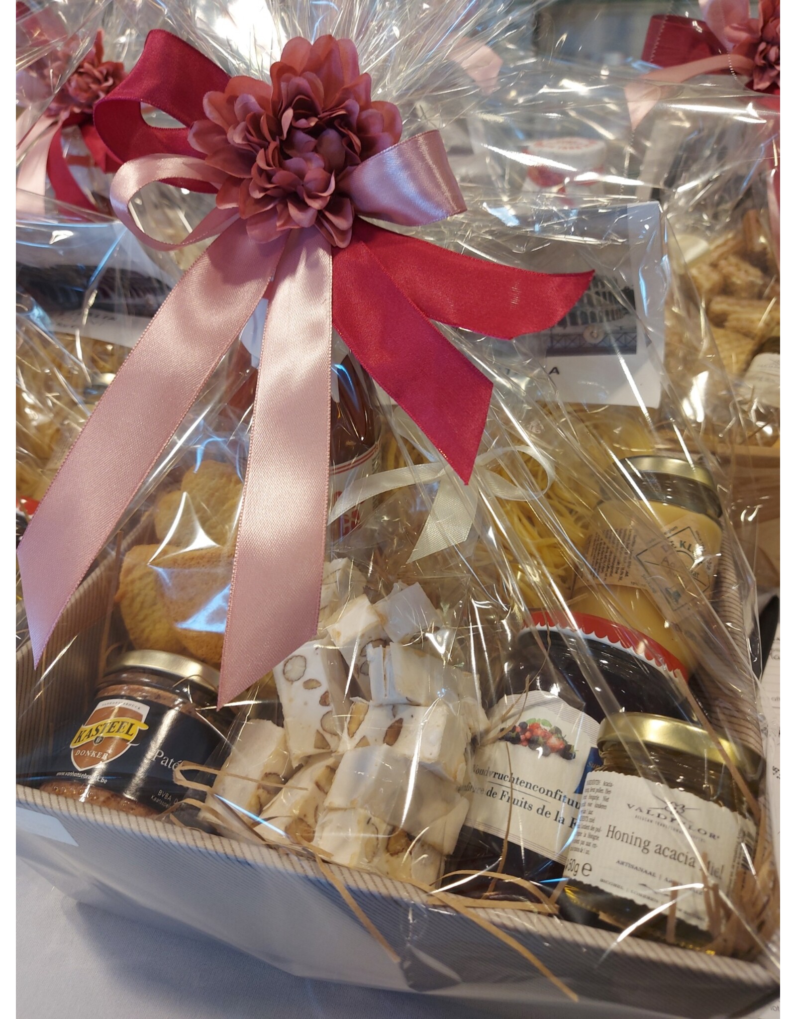 Kleine  geschenkenmand - hartig en zoet !