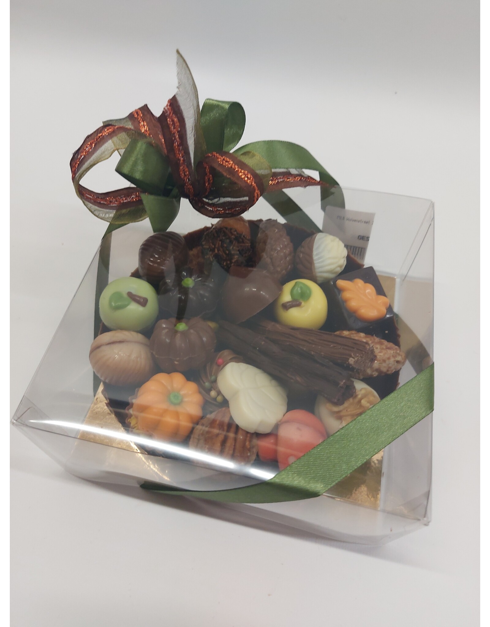 MILA Chocolade cup met  pralines volgens het seizoen - 640 gr