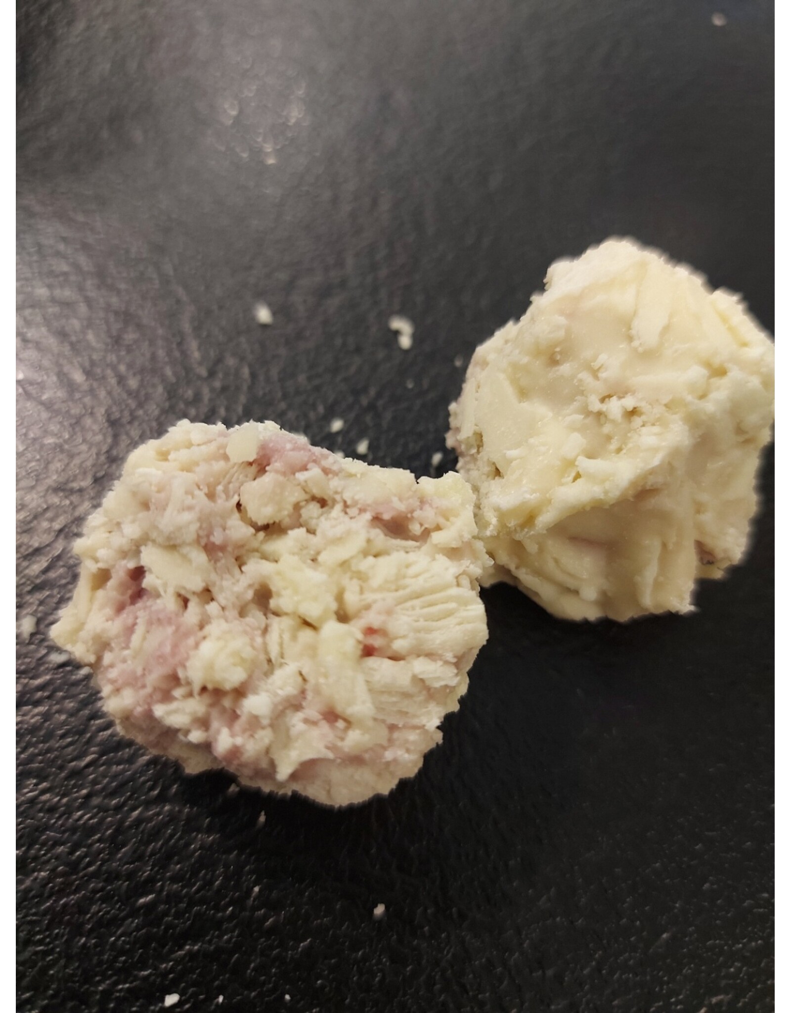 Truffels wit met bosbes vulling  / 10 stuks