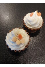 Cupjes melk / wit met zoute caramel / 10 stuks