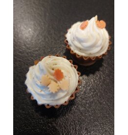 Cupjes melk / wit met zoute caramel / 10 stuks