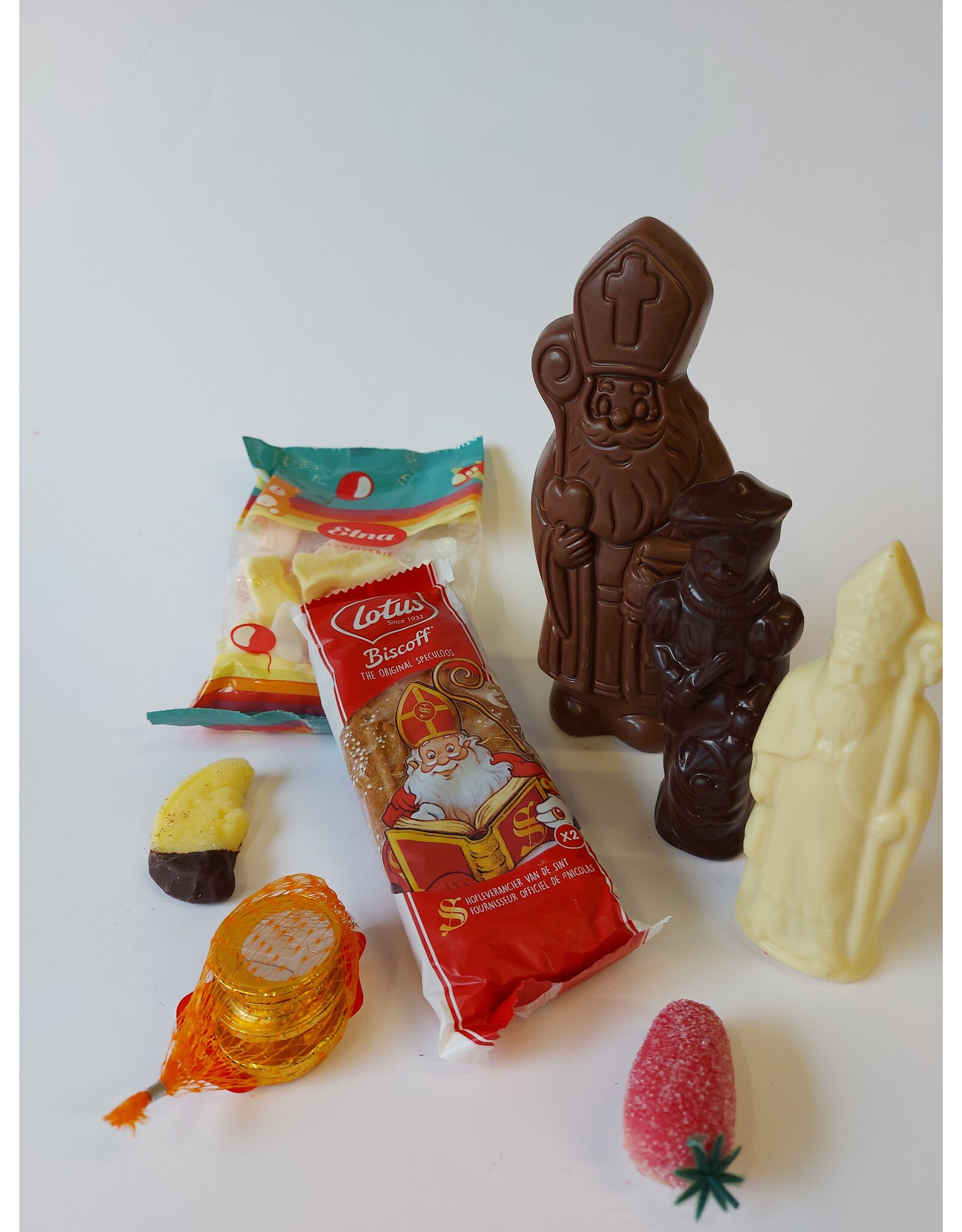 Sint geschenk met steun aan BOVEN DE WOLKEN