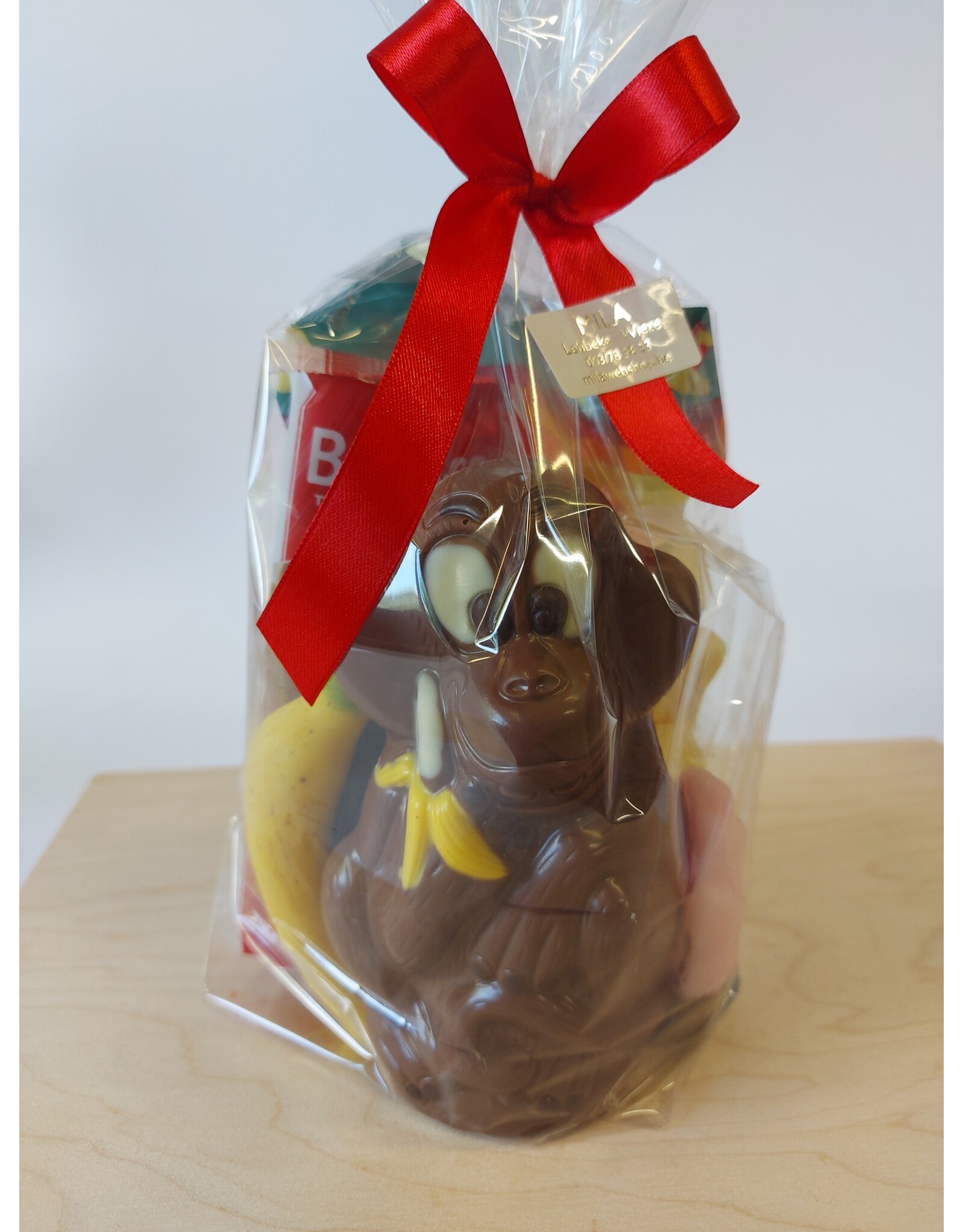 Sintgeschenk - chocolade aap met banaan en snoepgoed
