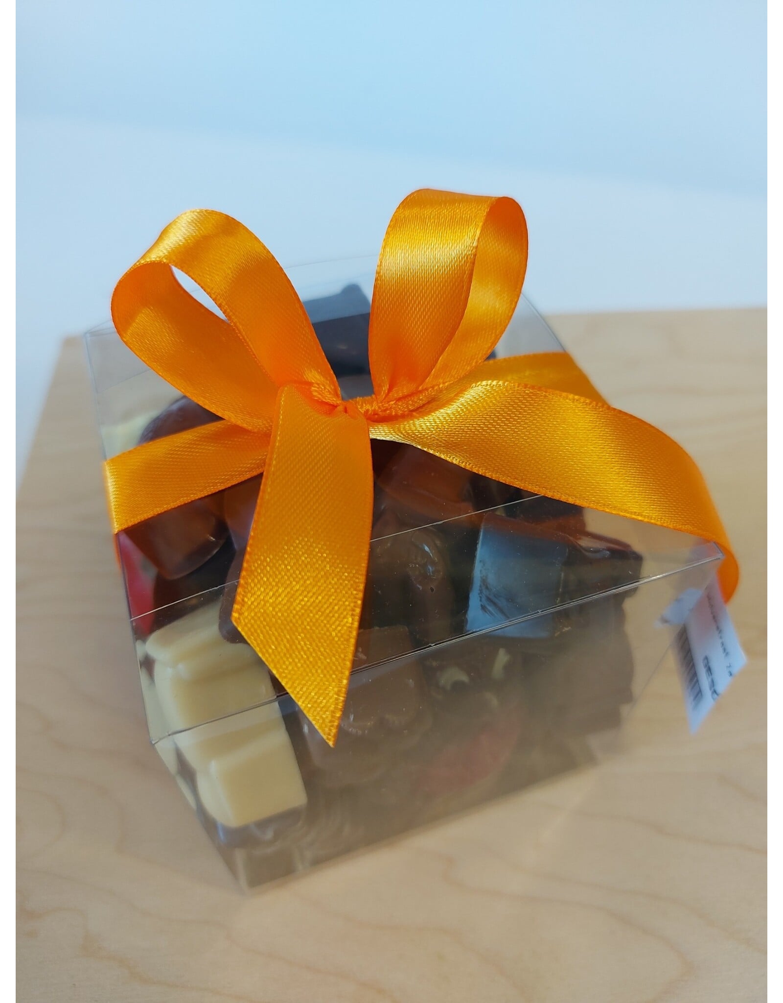 sint geschenk ; mica kubus 9/9/9 cm , zoo diertjes en piepfiguurtjes