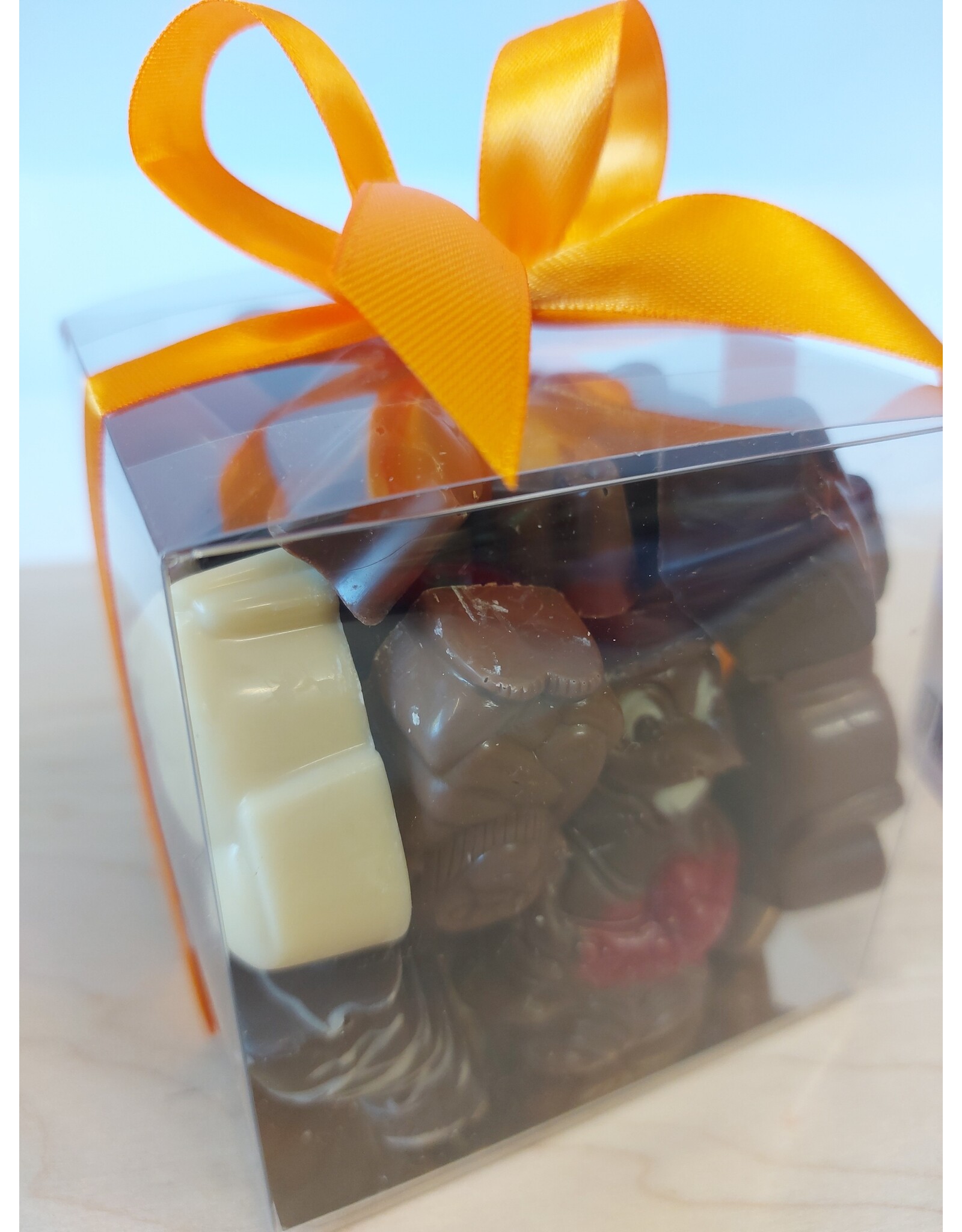 sint geschenk ; mica kubus 9/9/9 cm , zoo diertjes en piepfiguurtjes