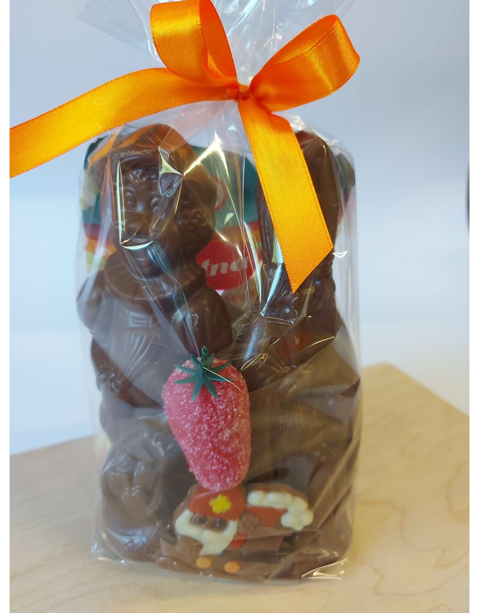 sint geschenk ; mica zakje met sint en piet 90 gr , olvrouwkes, marsepein ,...