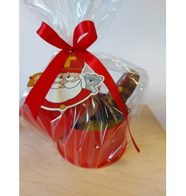 sint geschenk ; rode doos met zoo, marsepein, suikergoed, .. .