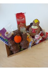 sint geschenk ; rechthoekige mand van de sint ,ook voor grote kindjes
