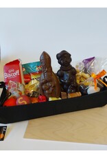 lange mand met lekkers van de sint
