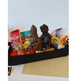 lange mand met lekkers van de sint