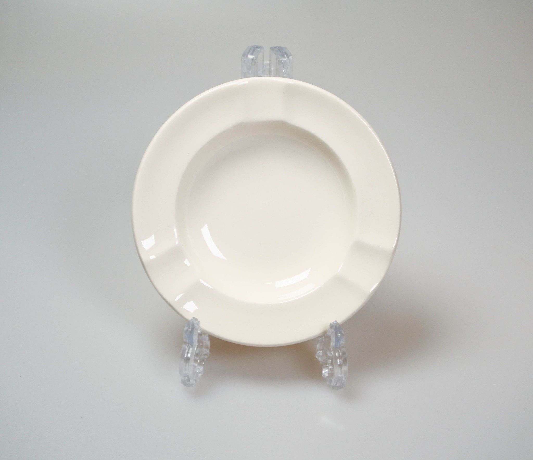 Wedgwood Queen's Ware Traditioneller einfacher Aschenbecher 11 cm