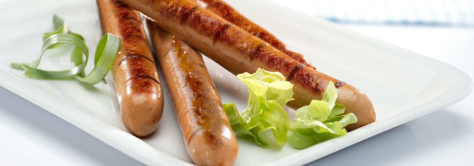 Eine köstliche Bratwurst aus Putenfleisch ist ein Genuss. - Glutenfrei -