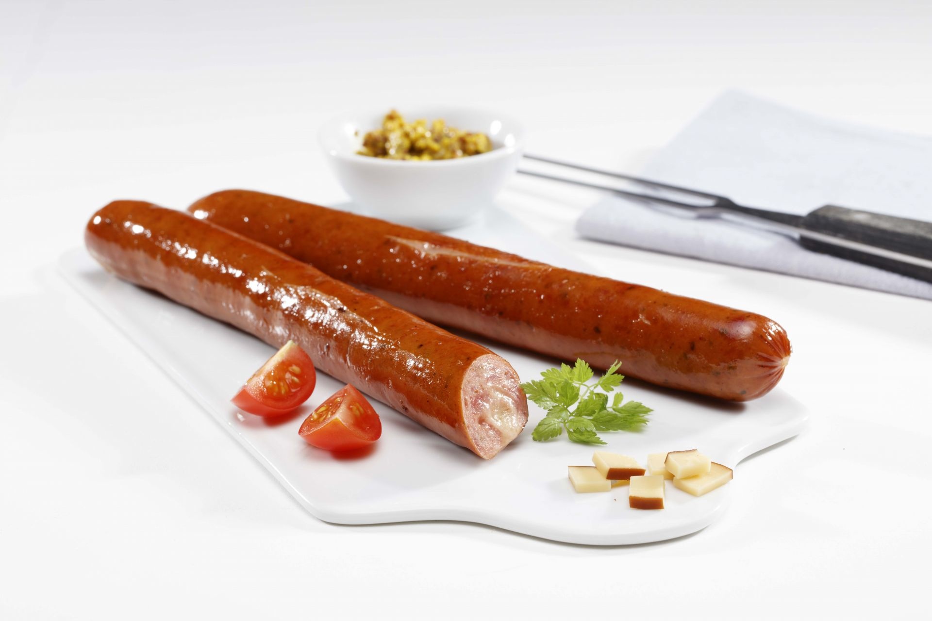 Spicy, hearty in taste. With lots of real smoked cheese!