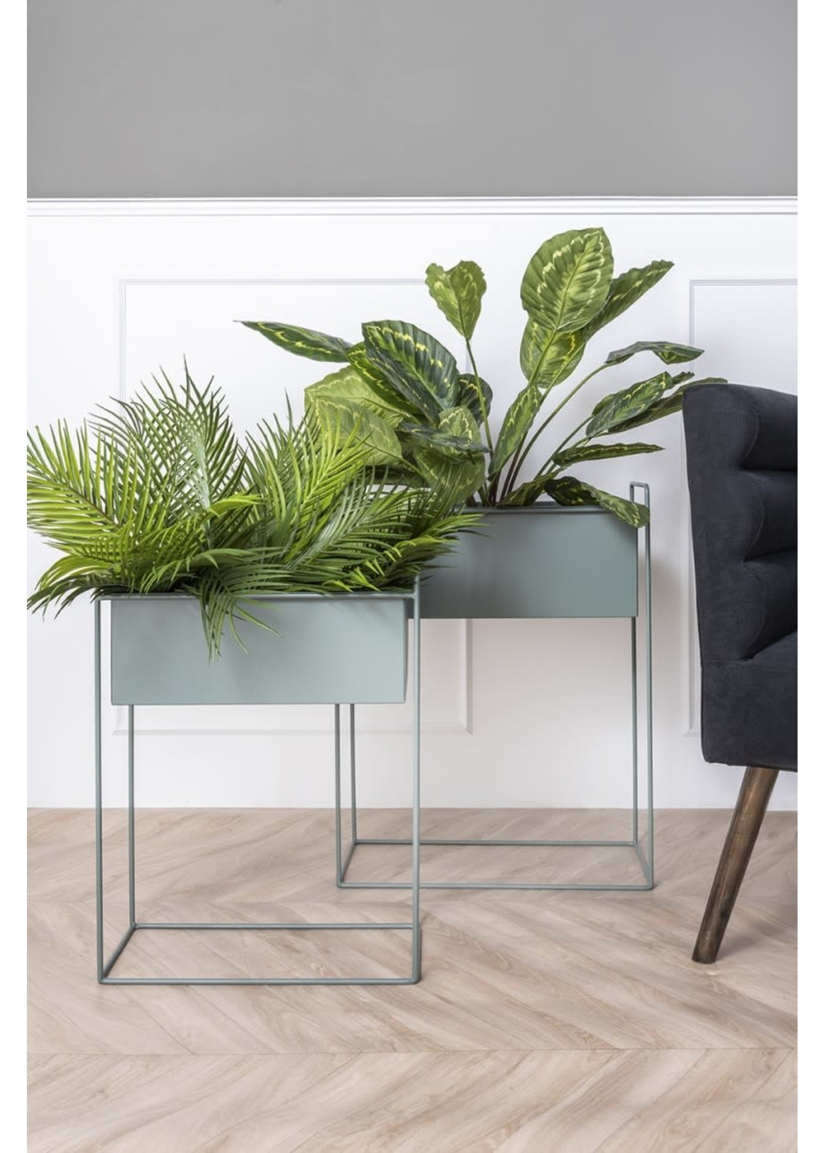 Essence Iron planter on stand M [straight] 43 x 19,5 x 55cm - Jungle green