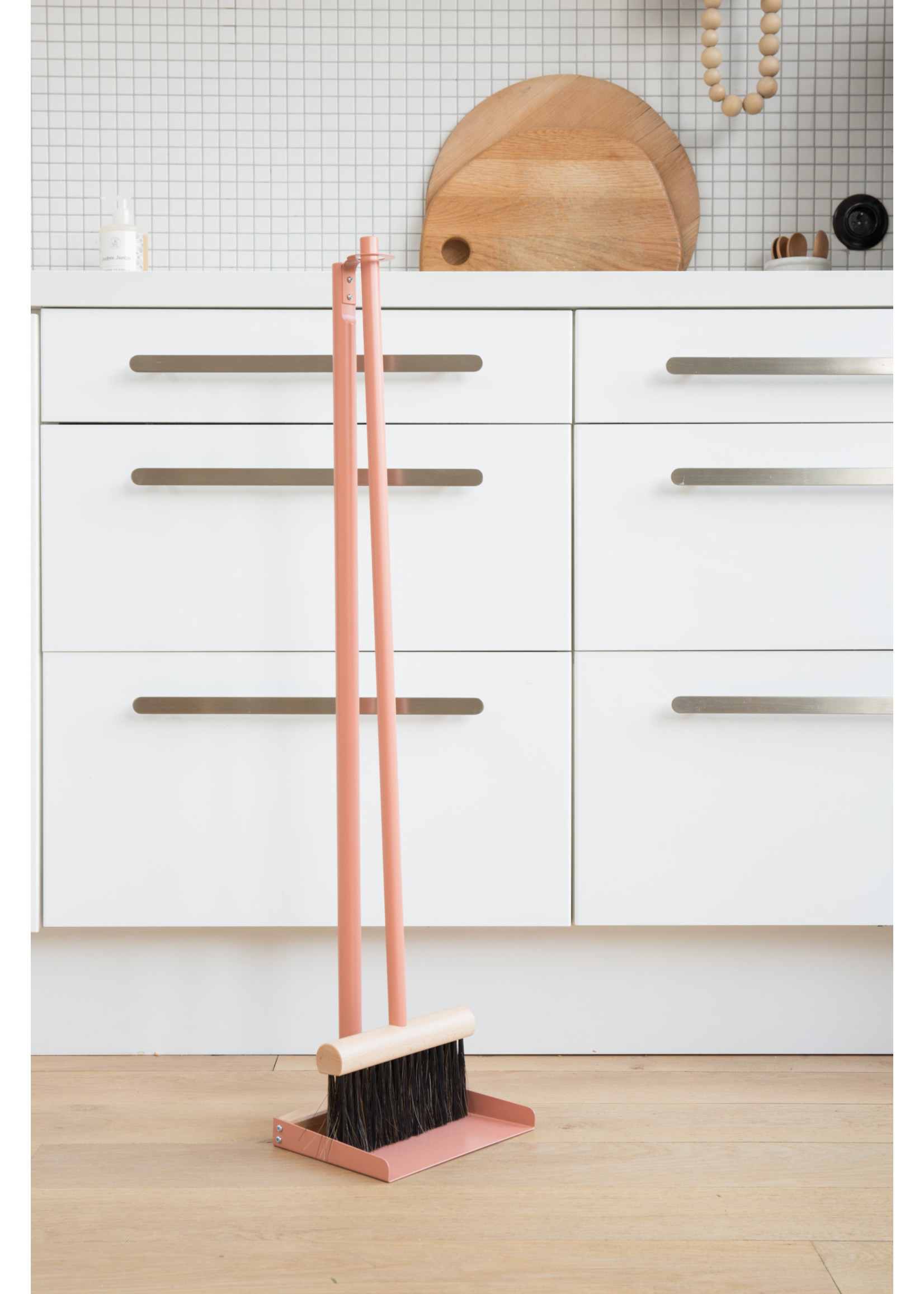 Long handed dustpan and broom set - Peach