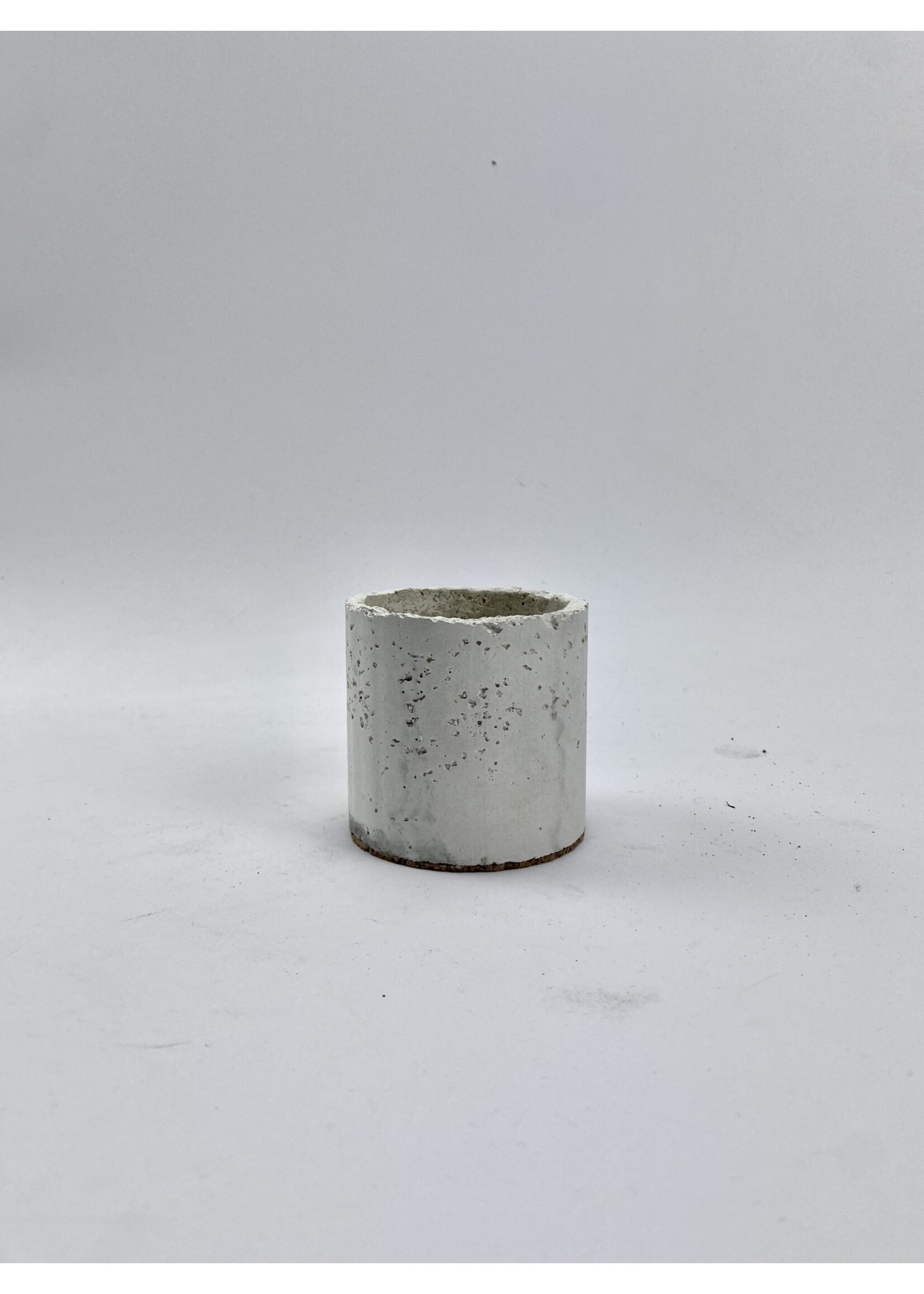 Frust handmade concrete pot Ø6 h5 white