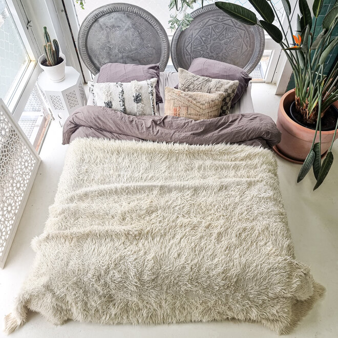 Vintage creamy wool moroccan throw