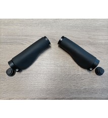 HAN138L+R; Ergonomische leren handvatten links en rechts 138mm lengte