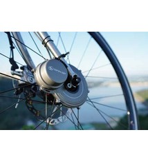 SU12Watt; Dynamo op de voornaaf 12Watt inkl powerbank