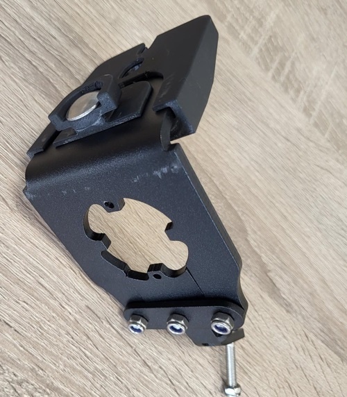 4mm JP1068; Yepp beugel voor AHS met kabels langs de voorvork 28,6 - 1 1/8