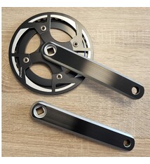 CRA226; Crankstel Miranda 38T Delta chainflow zw/sil