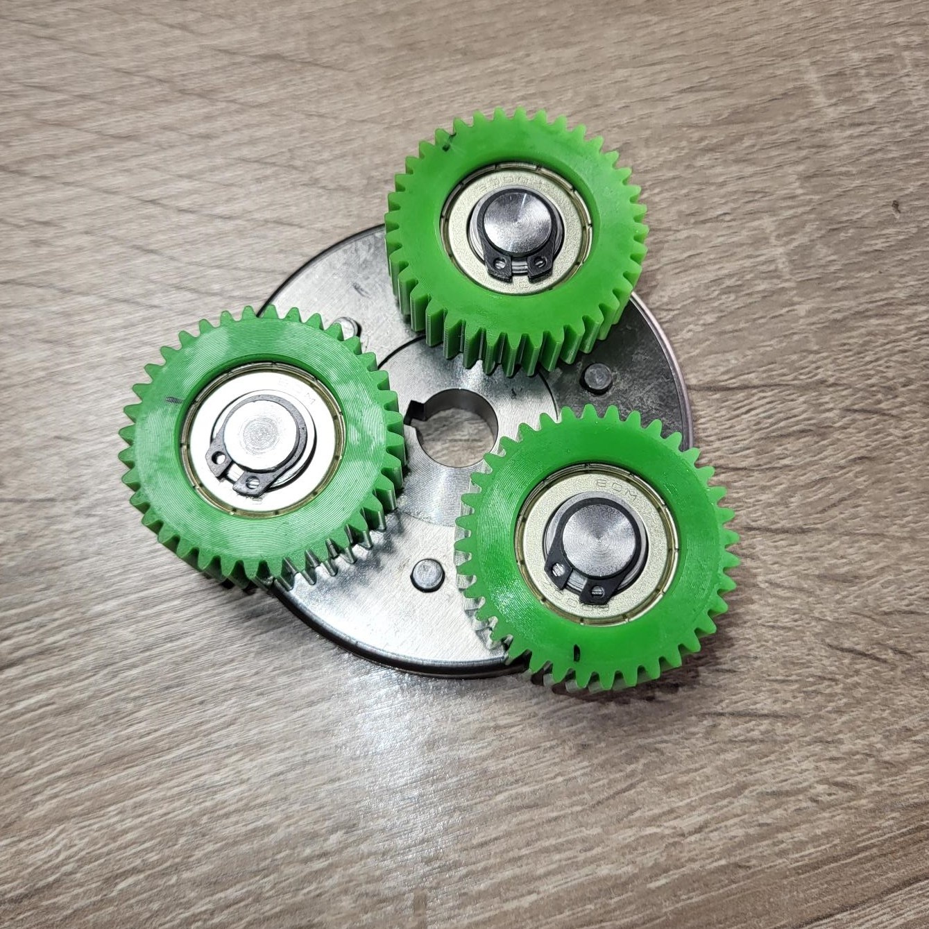 DP-GS-M123F-L Clutch; freewheel voor DAPU motor M123FS drijft linksom aan.