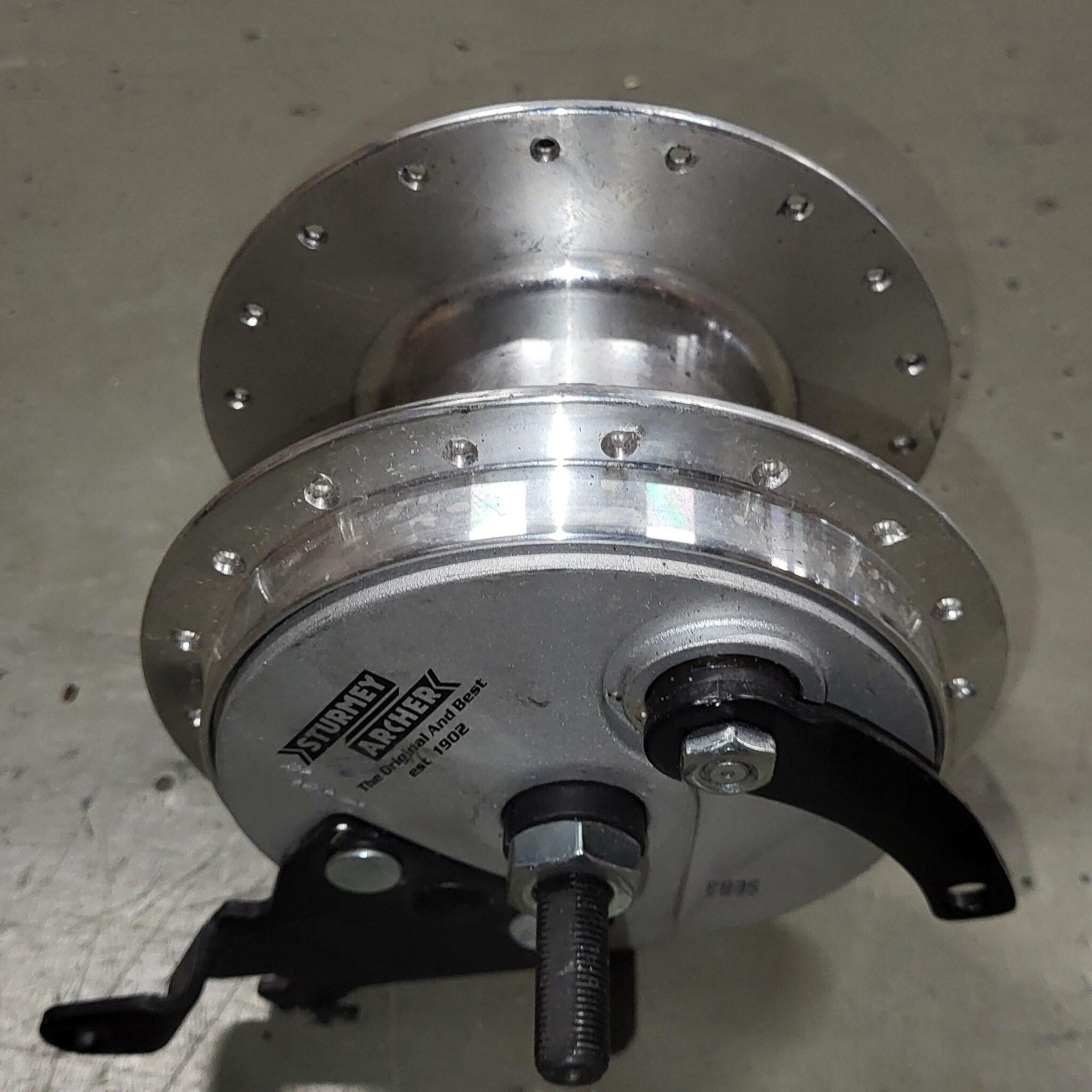 NAA-ST3; Achternaaf Sturmey 3 speed trommel (licht gebruikt)