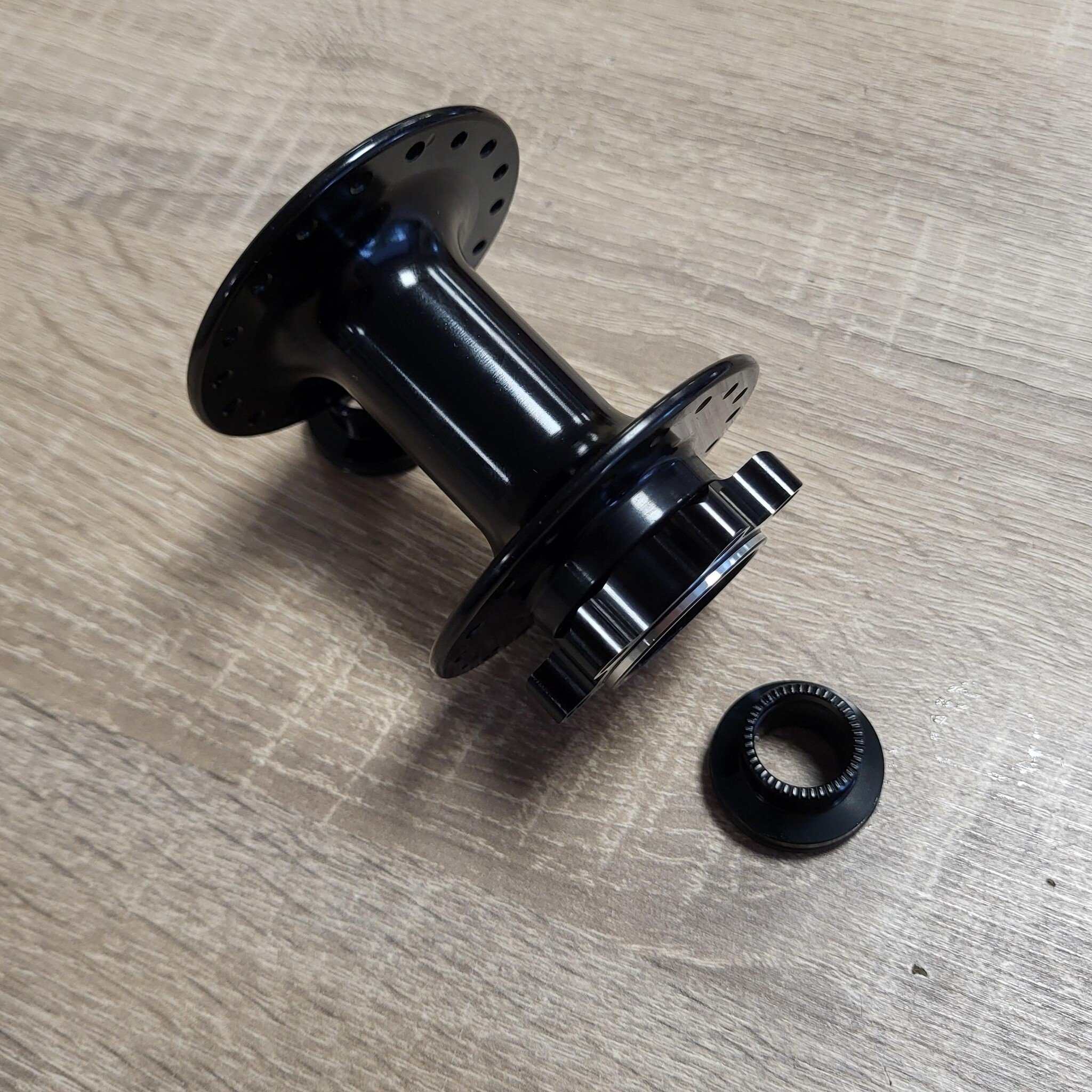 Na-V-15D-36g-zw; Voornaaf schijfrem 15mm as, zwart 36 gaats