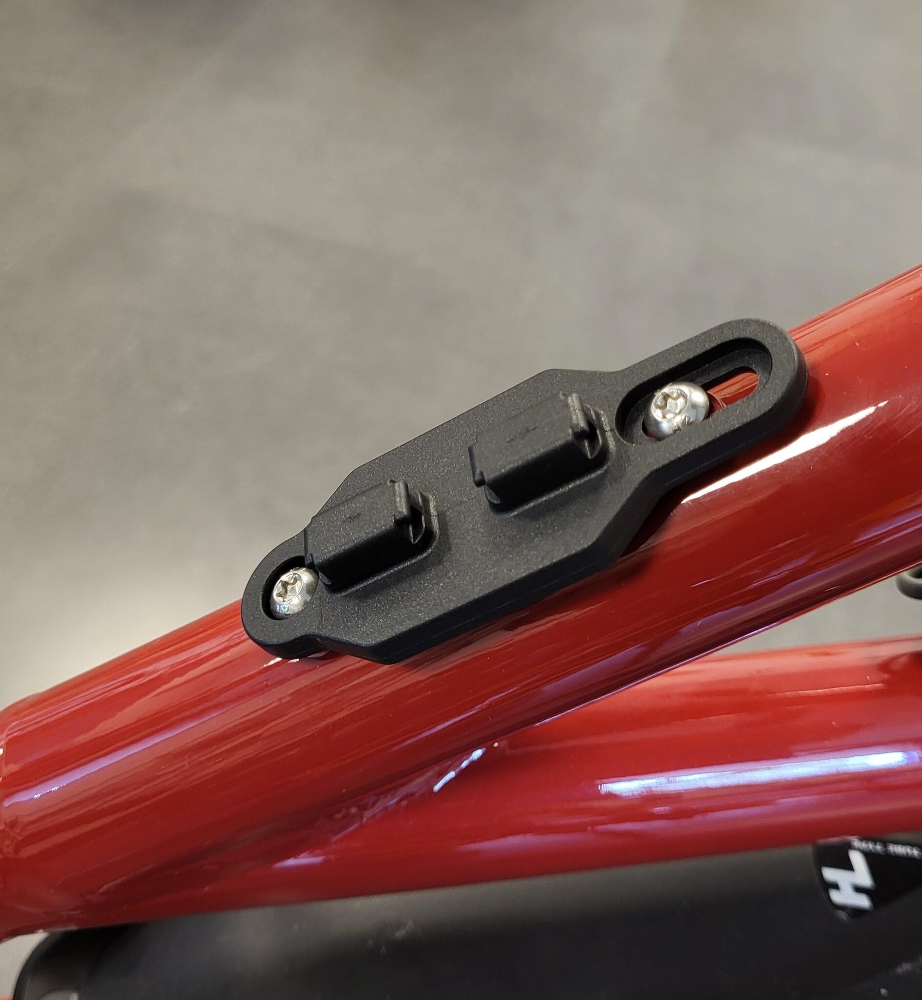 BID64-MAGN; Magnetische bevestiging voor bidons/flesjes