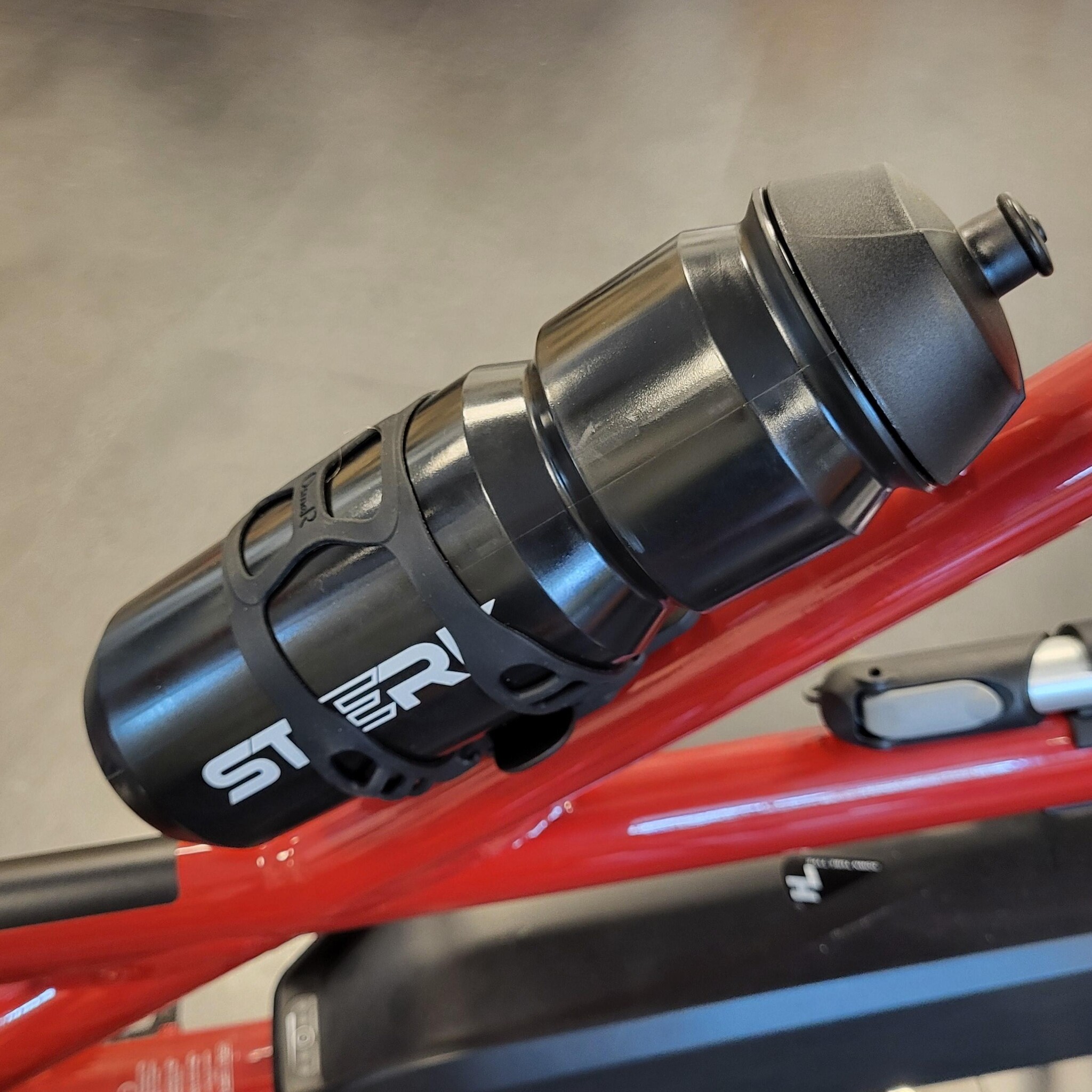 BID64-MAGN; Magnetische bevestiging voor bidons/flesjes